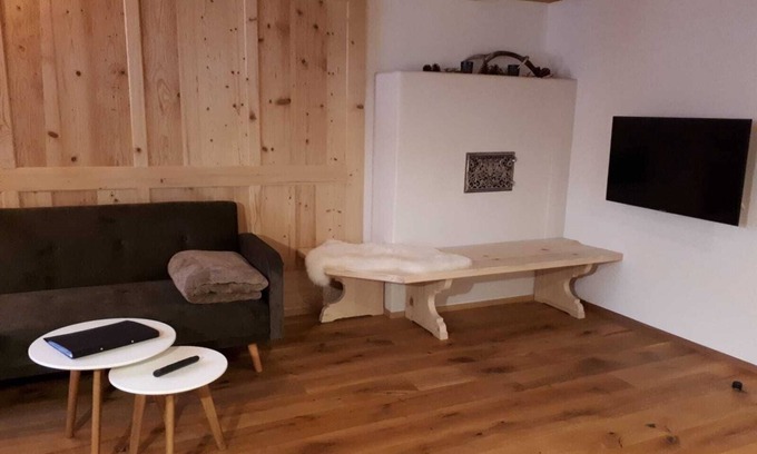 Mellau Apartment | Apartment 'Mittagspitz' with Shared Garden and Wi-Fi