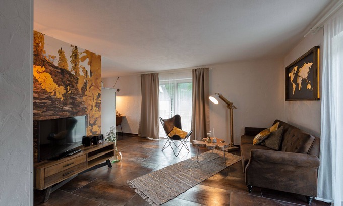 Rachtig Apartment | Apartment-Modern-Private Bathroom-Balcony-Rochter Bleibe