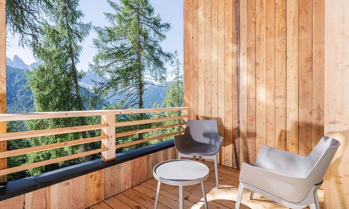 Funes Apartment | Apartment 'Munt Dolomiti' with Lake View, Shared Terrace and Wi-Fi