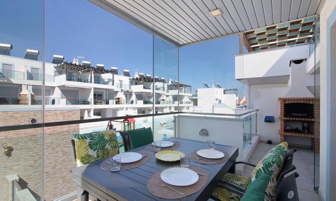 Manta Rota Apartment | Apartment 'Numar Residence Aa' with Shared Pool, Wi-Fi and Air Conditioning