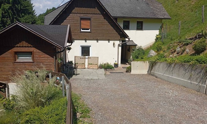 Frantschach-Sankt Gertraud Apartment | Apartment 'Naturoase' with Mountain View, Shared Terrace and Wi-Fi