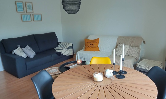 Carantec Apartment | Apartment near the sea in a private residence with a small sea view on the terrace side