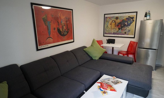 Stammheim-Mitte Apartment | Apartment 'Neue Und Zentral Gelegene Wohnung' with Wi-Fi
