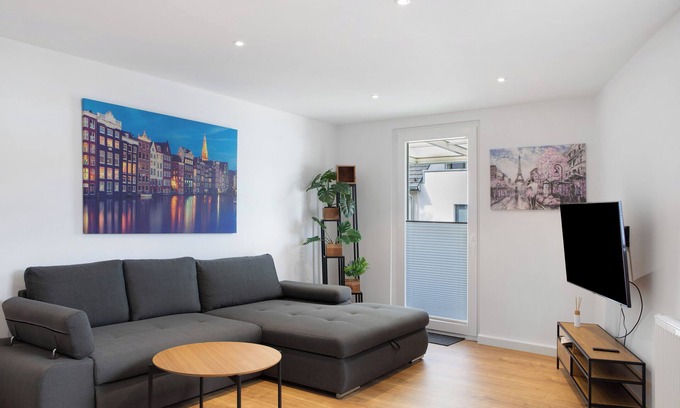 Fulda Apartment | Apartment 'Neue Wohnung In Zentraler Lage' with Balcony and Wi-Fi