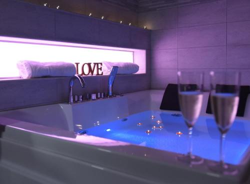 Pigneto Apartment | Apartment Nido di Roma Suite, Jacuzzi King Size, Metro C