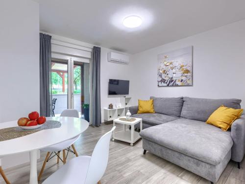 Cervar Porat Apartment | Apartment Nikola by Interhome