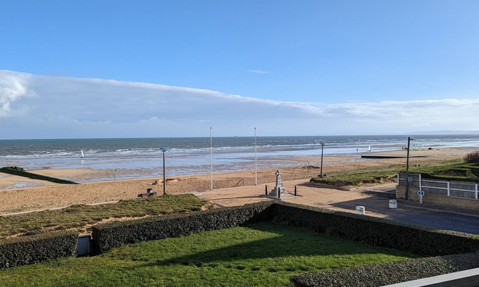Hermanville-sur-Mer Apartment | Apartment on the seafront of the D-Day landing beaches