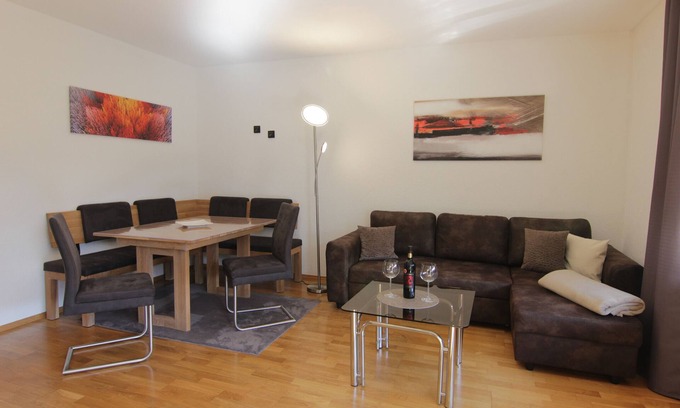 Vohenstrauss Apartment | Apartment 'Oberpfälzer Wald' with Carport, Private Terrace and Wi-Fi