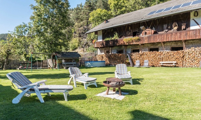 San Lorenzo di Sebato Apartment | Apartment Oberwieserhof App 3 in South Tyrol, Shared Garden & Wi-Fi