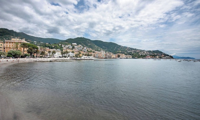 Rapallo Apartment | Apartment 'Oceano' with Balcony and Wi-Fi
