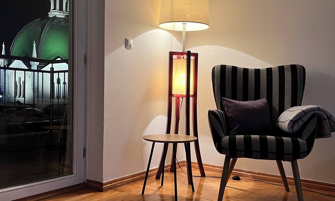 Old Town Apartment | Apartment of Fine Arts!