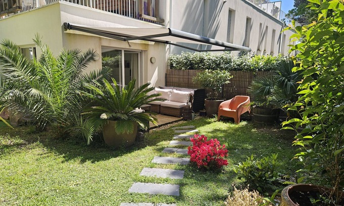 Merignac Apartment | Apartment on the ground floor. Surrounded by greenery