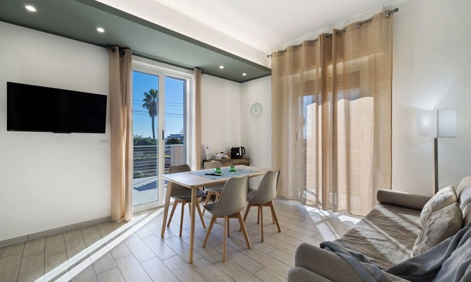 Loano Apartment | Apartment 'Orizzonte' with Private Terrace, Wi-Fi and Air Conditioning