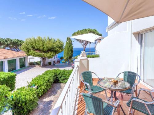 Llanca Apartment | Apartment Palmiers I-2 by Interhome