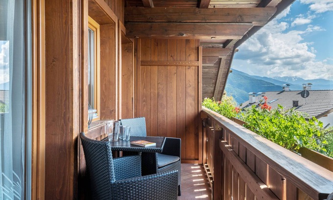 Chifa Apartment | Apartment 'Panoramablick' with Mountain View, Shared Garden and Wi-Fi
