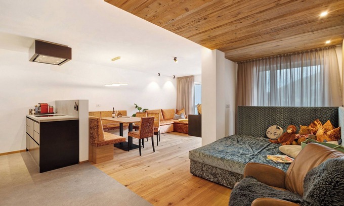 Muhlbach Apartment | Apartment 'Paradeis Apartments A17' with Mountain View, Balcony and Wi-Fi