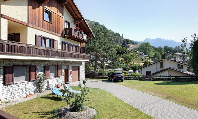 Montan-Angelin-Arensod Apartment | Apartment 'Pelòt-de La Masse' with Mountain View, Private Garden and Wi-Fi