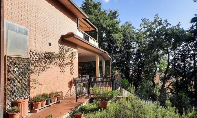 San Mariano Apartment | Apartment 'Perugia Mansarda In Villa' with Private Terrace, Shared Garden and Wi-Fi