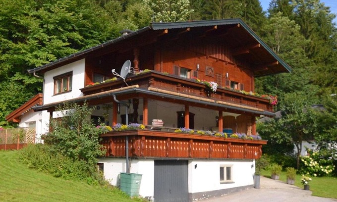 Koessen Apartment | Apartment "Petra" with Mountain View, Balcony & Wi-Fi