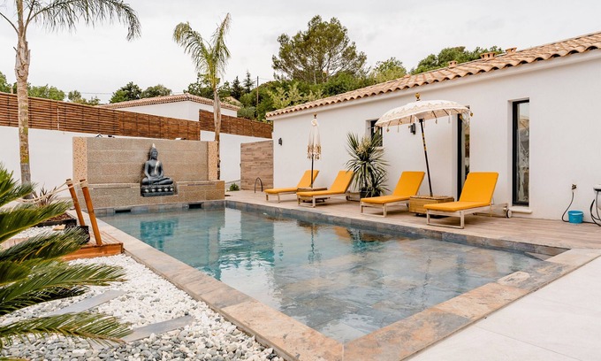 Peypin Bed & Breakfast | Apartment 'Phuket' with Mountain View, Wi-Fi and Air Conditioning