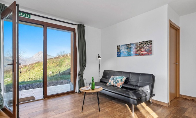 Santianes de Ola Apartment | Apartment 'Prao' with Mountain View, Private Terrace and Wi-Fi