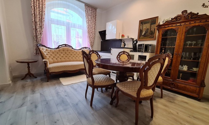 Bad Salzuflen Apartment | Apartment-Private Bathroom-Street View-Erdgeschoss