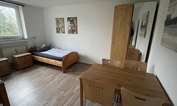 Wolfsanger Apartment | Apartment-Private Bathroom-Courtyard view-Apartment für 4 Personen