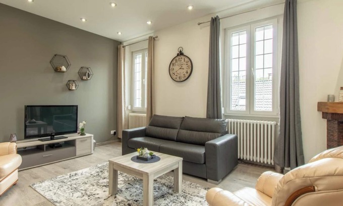 Alby-sur-Cheran Apartment | Apartment 'Proche D'annecy' with Private Garden, Balcony and Wi-Fi