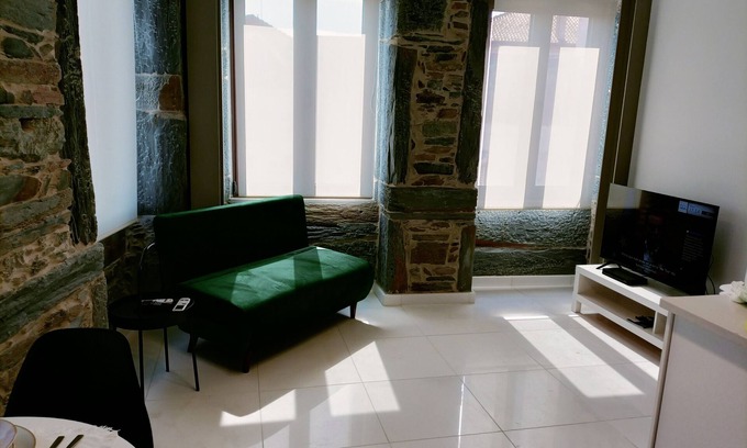 Vila Nova de Foz Coa Apartment | Apartment 'Valley Apartamentos T1' with Mountain View, Wi-Fi and Air Conditioning