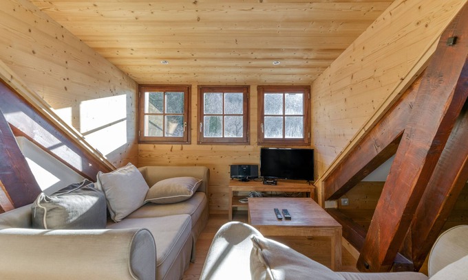 Villard-Reculas Apartment | Apartment 'Regain 8' with Mountain View and Balcony