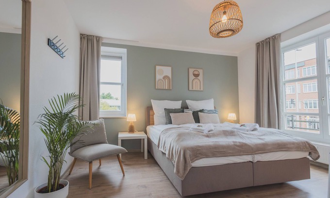 Norderstedt Apartment | Apartment 'Rentaflat Hamburg 01 Am Bahnhof' with Balcony and Wi-Fi