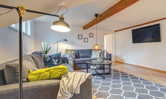 Mühlhausen Apartment | Apartment 'Residenz Unter Den Linden Falke' with Wi-Fi