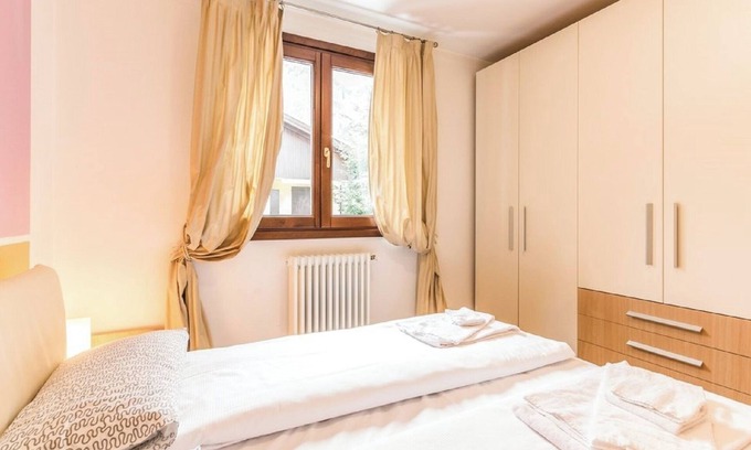 Carisolo Apartment | Apartment 'Rosa delle Dolomiti Bilocale1' with Mountain View & Shared Sauna