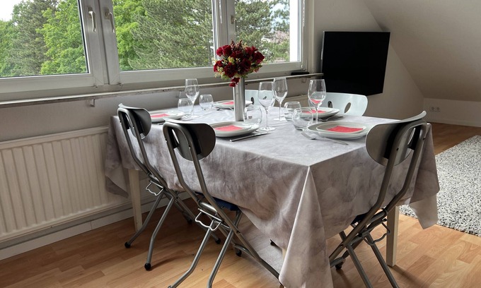 Stuttgart Apartment | Apartment 'Ruhige Wohnung Nahe Zentrum U Messe' with Private Pool