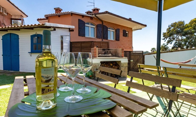 Su Forti House | Apartment 'Sa Domu Manna' with Sea View, Terrace, Shared Garden & Wi-Fi