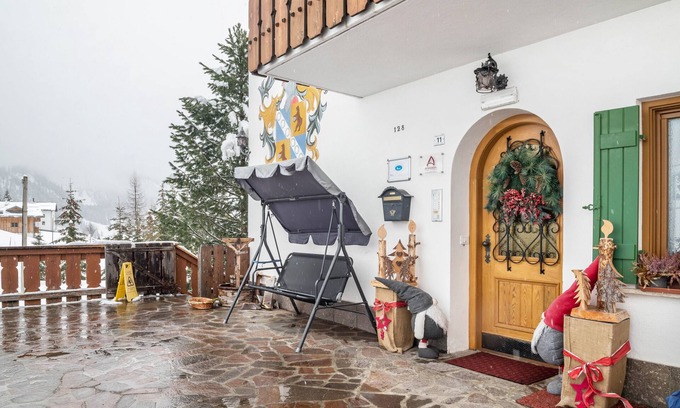 Livinallongo del Col di Lana Apartment | Apartment 'Samont Appartment 1' with Mountain View, Shared Garden and Wi-Fi