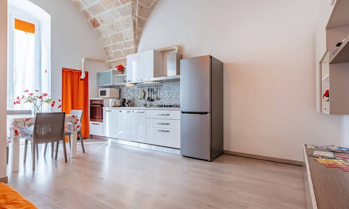 Conversano Apartment | Apartment "SanLorenzo" with WI-FI and Air Conditioning a few km from Polignano