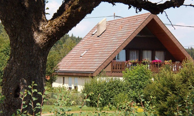 Niedereschach Apartment | Apartment 'Sanna' with Mountain View, Balcony and Wi-Fi