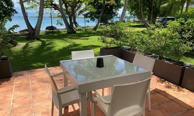 Bas du Fort Apartment | Apartment SEA VIEW Le nid bleu