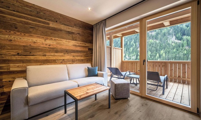 Pracupola Apartment | Apartment “Seebrunn - Schusterhüttl Alm” with Mountain and Lake View, Terrace & Garden