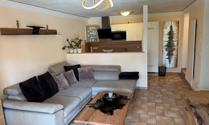 Grundlsee Apartment | Apartment 'Seerhaus' with Lake View, Private Terrace and Wi-Fi