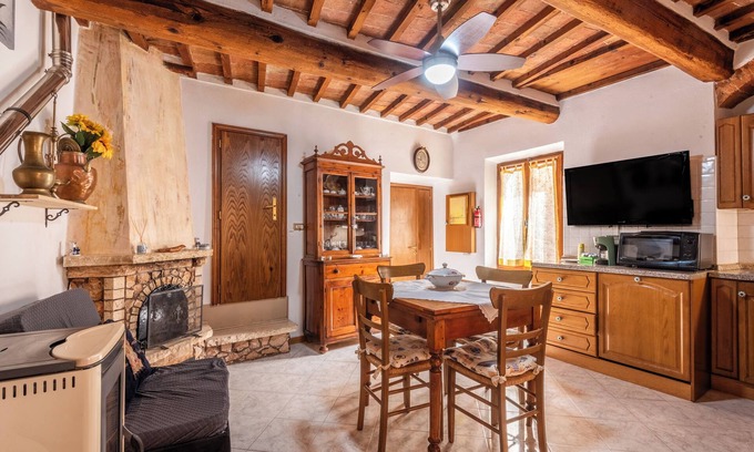 Pari Apartment | Apartment 'Sotto Gli Archi' with Mountain View