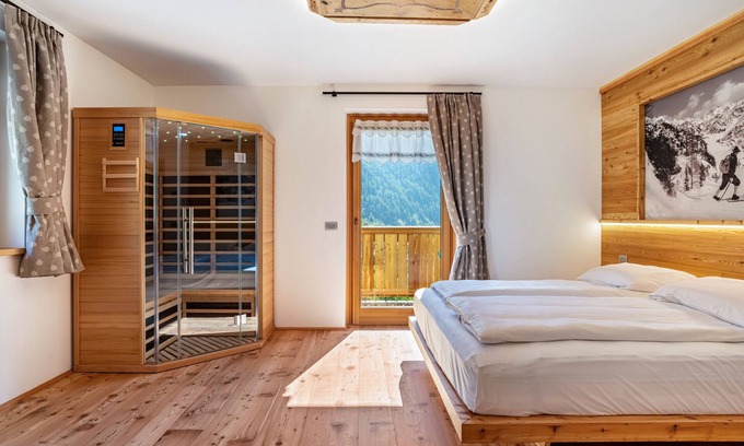 Rabbi Apartment | Apartment 'Soffio Del Larice With Private Sauna' with Mountain View