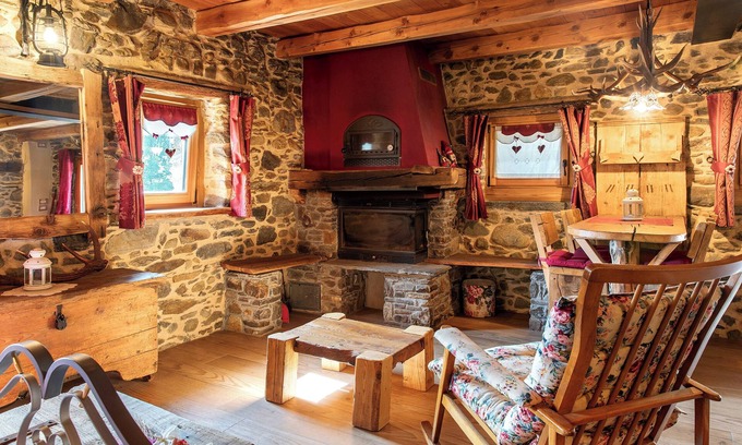 Monno Apartment | Apartment 'Soggiorno Con Camera Deluxe' with Mountain View, Private Terrace and Private Garden