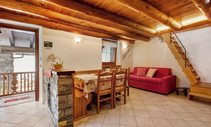 Morgex Apartment | Apartment 'Sopra' with Balcony and Wi-Fi