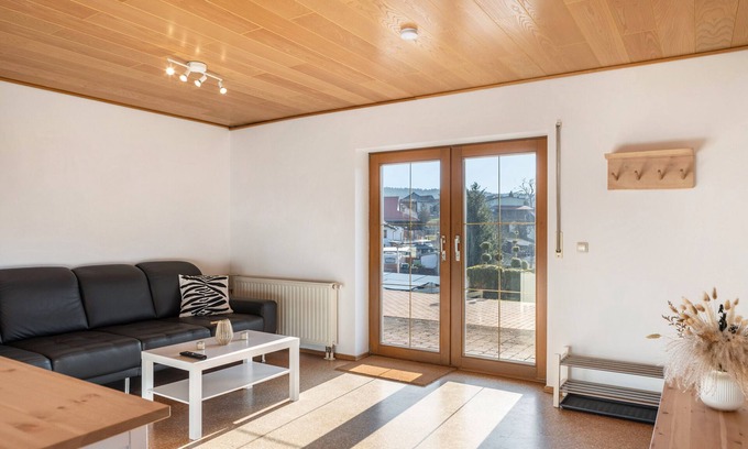Springstille Apartment | Apartment 'Stilletal' with Private Terrace, Private Garden and Wi-Fi