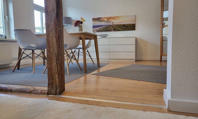 Schwerin Apartment | Apartment 'Stilvolle Whg Im Zentrum' with Wi-Fi