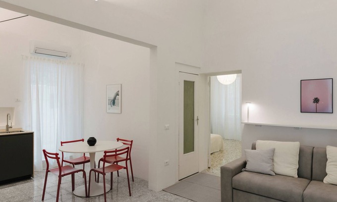 Pescara Apartment | Apartment 'Studio Zeno' with Wi-Fi and Air Conditioning