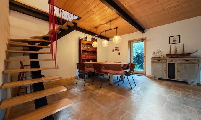 Plouhinec House | Apartment 'Tetris Et Tampa' with Private Terrace, Shared Garden and Wi-Fi