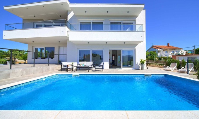 Kornic Apartment | Apartment Timmy with private swimming pool and Seaview